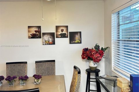 Купить кондоминиум в Уэст-Палм-Бич, Флорида 2 спальни, 74.14м2, № 1858552 - фото 2