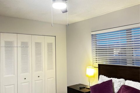 Купить кондоминиум в Уэст-Палм-Бич, Флорида 2 спальни, 74.14м2, № 1858552 - фото 13