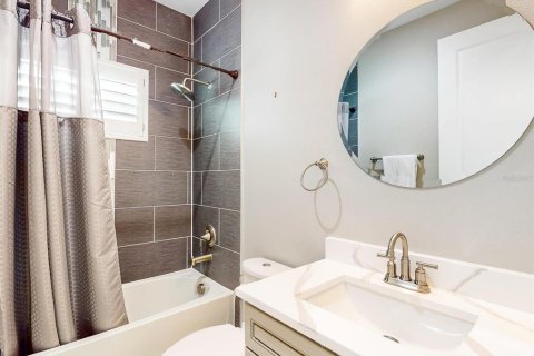 Casa en venta en Kissimmee, Florida, 4 dormitorios, 162.02 m2 № 1901994 - foto 19