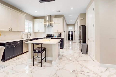 Casa en venta en Kissimmee, Florida, 4 dormitorios, 162.02 m2 № 1901994 - foto 6