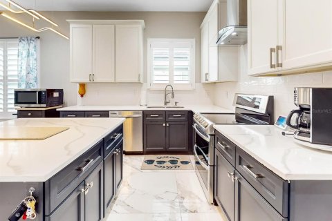 Casa en venta en Kissimmee, Florida, 4 dormitorios, 162.02 m2 № 1901994 - foto 7