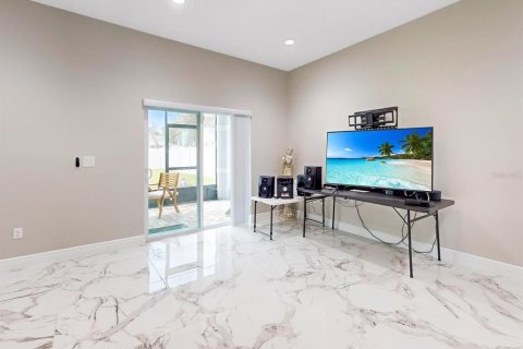 Casa en venta en Kissimmee, Florida, 4 dormitorios, 162.02 m2 № 1901994 - foto 12