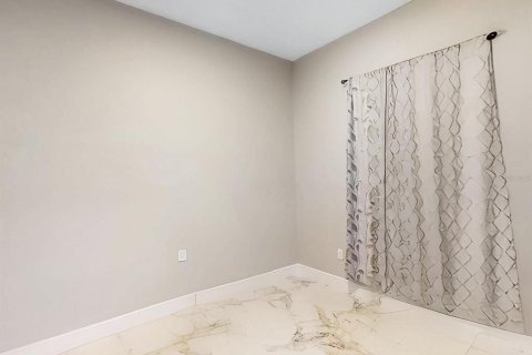 Casa en venta en Kissimmee, Florida, 4 dormitorios, 162.02 m2 № 1901994 - foto 13