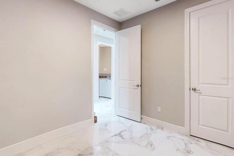 Casa en venta en Kissimmee, Florida, 4 dormitorios, 162.02 m2 № 1901994 - foto 14