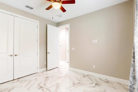 Casa en venta en Kissimmee, Florida, 4 dormitorios, 162.02 m2 № 1901994 - foto 21