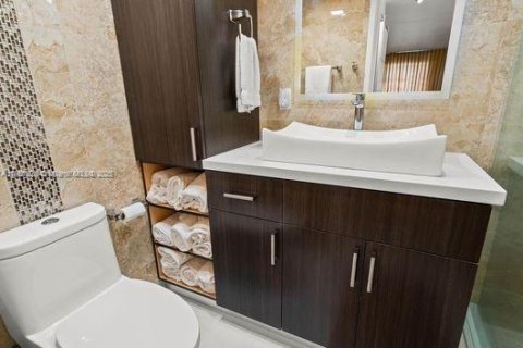 Condo in Aventura, Florida, 2 bedrooms  № 1891814 - photo 8