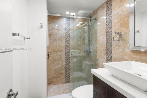 Condo in Aventura, Florida, 2 bedrooms  № 1891814 - photo 6
