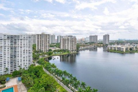 Condo in Aventura, Florida, 2 bedrooms  № 1891814 - photo 1