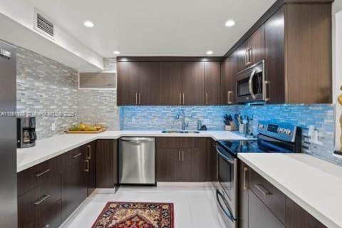 Condo in Aventura, Florida, 2 bedrooms  № 1891814 - photo 2