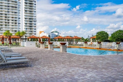Condo in Aventura, Florida, 2 bedrooms  № 1891814 - photo 9