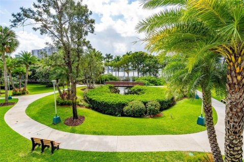Condo in Aventura, Florida, 2 bedrooms  № 1891814 - photo 14