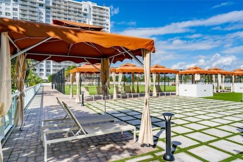 Condo in Aventura, Florida, 2 bedrooms  № 1891814 - photo 10