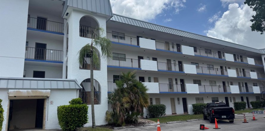 Condo à Lauderhill, Floride, 2 chambres № 2146653