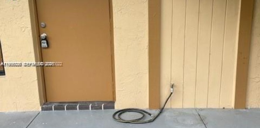 Кондоминиум с 2 спальнями в Хайалиа, Флорида № 2011651