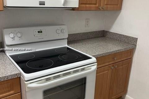 Снять в аренду кондоминиум в Хайалиа, Флорида 2 спальни, 69.68м2, № 2011651 - фото 3