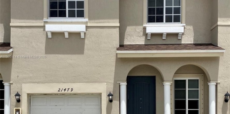 Таунхаус в Майами-Гарденс, Флорида 3 спальни, 147.62м2 № 1956103