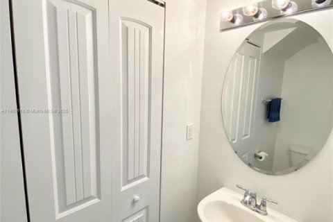 Снять в аренду таунхаус в Майами-Гарденс, Флорида 3 спальни, 147.62м2, № 1956103 - фото 6