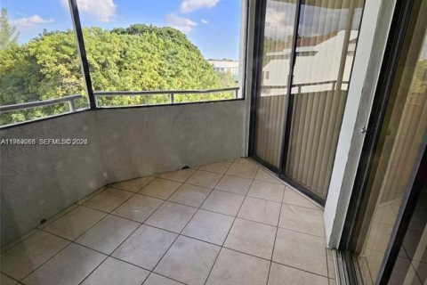 Condominio en alquiler en Miami, Florida, 1 dormitorio, 73.95 m2 № 2029867 - foto 7