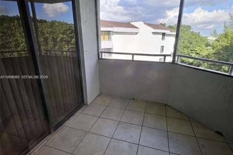 Condominio en alquiler en Miami, Florida, 1 dormitorio, 73.95 m2 № 2029867 - foto 12