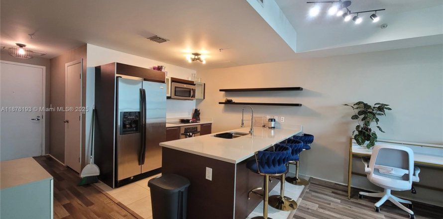 Condo in Miami, Florida, 1 bedroom  № 2021730