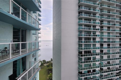 Condo in Miami, Florida, 1 bedroom  № 2021730 - photo 16