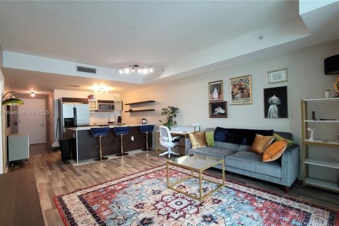 Condo in Miami, Florida, 1 bedroom  № 2021730 - photo 8