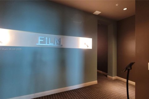 Condo in Miami, Florida, 1 bedroom  № 2021730 - photo 22