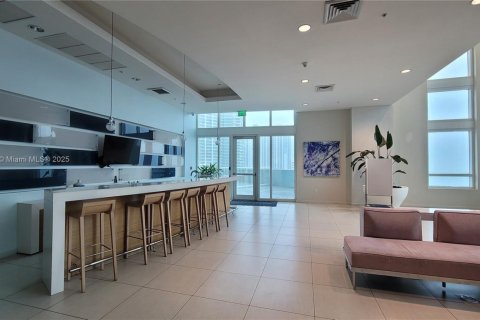 Condo in Miami, Florida, 1 bedroom  № 2021730 - photo 24