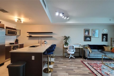 Condo in Miami, Florida, 1 bedroom  № 2021730 - photo 4