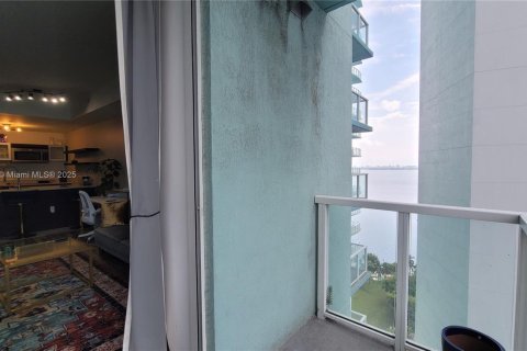 Condo in Miami, Florida, 1 bedroom  № 2021730 - photo 17