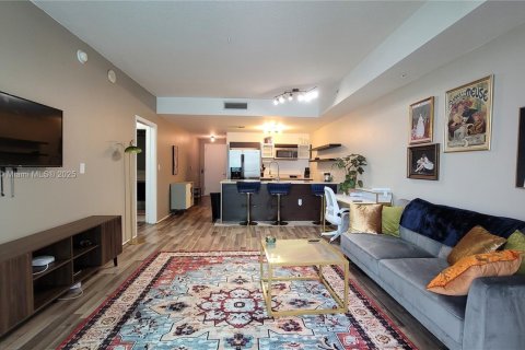 Condo in Miami, Florida, 1 bedroom  № 2021730 - photo 6