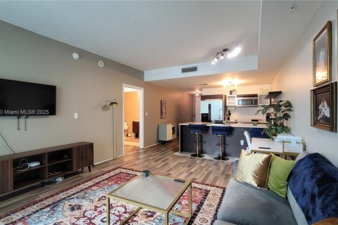 Condo in Miami, Florida, 1 bedroom  № 2021730 - photo 7