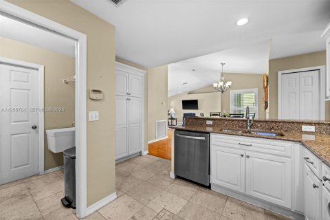 Villa ou maison à vendre à Cape Coral, Floride: 3 chambres, 142.14 m2 № 2024396 - photo 15