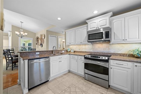 Villa ou maison à vendre à Cape Coral, Floride: 3 chambres, 142.14 m2 № 2024396 - photo 14