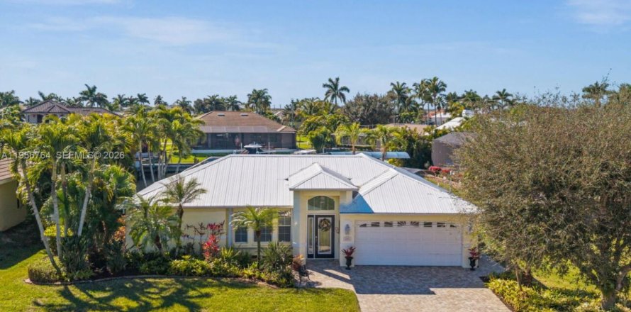 Villa ou maison à Cape Coral, Floride 3 chambres, 142.14 m2 № 2024396