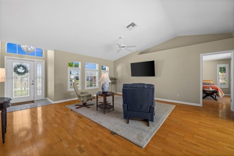 Villa ou maison à vendre à Cape Coral, Floride: 3 chambres, 142.14 m2 № 2024396 - photo 8