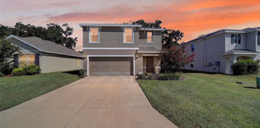 Villa ou maison à Ocala, Floride 5 chambres, 247.21 m2 № 2398390