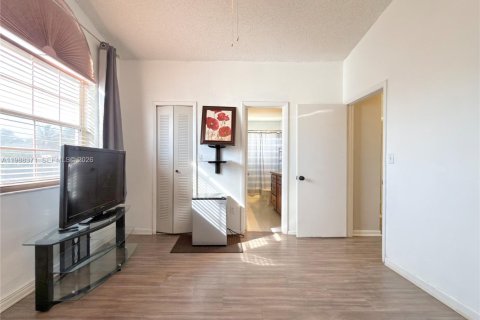 Купить виллу или дом в Майами, Флорида 3 спальни, 148.27м2, № 2050634 - фото 10