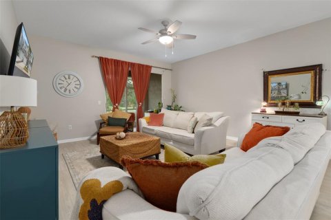 Townhouse in Tampa, Florida 3 bedrooms, 192.4 sq.m. № 2203372 - photo 10