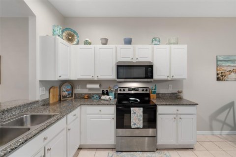 Townhouse in Tampa, Florida 3 bedrooms, 192.4 sq.m. № 2203372 - photo 13