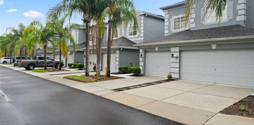 Townhouse in Tampa, Florida 3 bedrooms, 192.4 sq.m. № 2203372