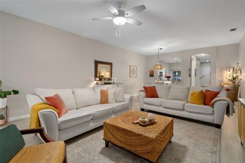 Townhouse in Tampa, Florida 3 bedrooms, 192.4 sq.m. № 2203372 - photo 9