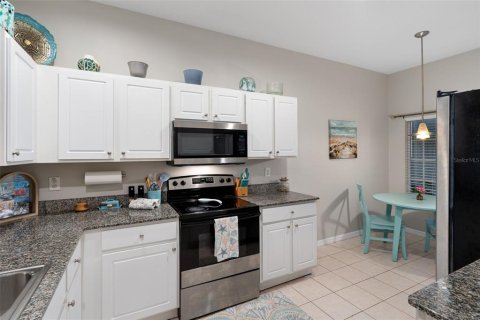 Townhouse in Tampa, Florida 3 bedrooms, 192.4 sq.m. № 2203372 - photo 12