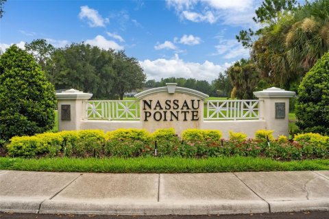 Townhouse in Tampa, Florida 3 bedrooms, 192.4 sq.m. № 2203372 - photo 2