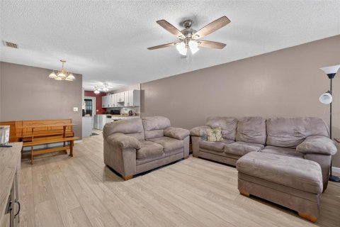 Condominio en venta en Tavares, Florida, 3 dormitorios, 105.91 m2 № 1908023 - foto 5