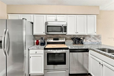 House in Ocala, Florida 3 bedrooms, 103.77 sq.m. № 2395874 - photo 5