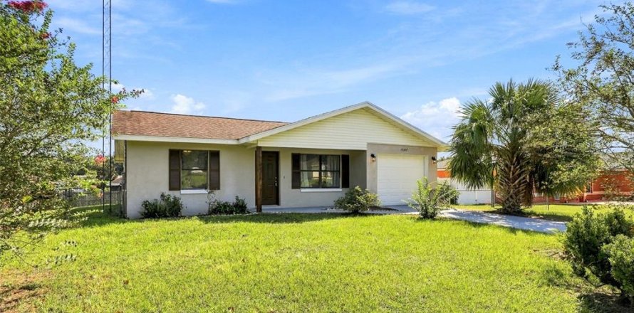 House in Ocala, Florida 3 bedrooms, 103.77 sq.m. № 2395874
