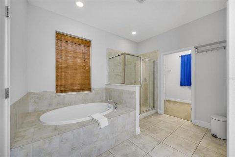 House in Tampa, Florida 3 bedrooms, 173.36 sq.m. № 2378035 - photo 18