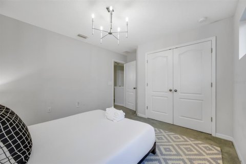 House in Tampa, Florida 3 bedrooms, 173.36 sq.m. № 2378035 - photo 23