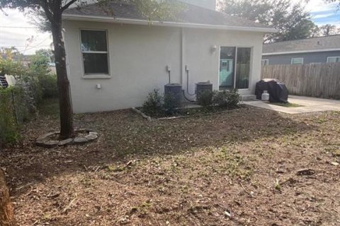 House in Tampa, Florida 3 bedrooms, 173.36 sq.m. № 2378035 - photo 5